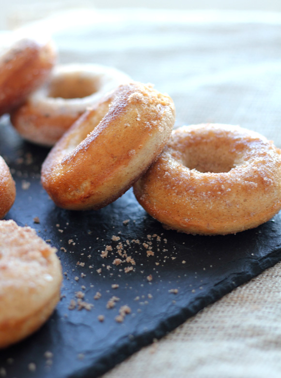 Vanilla-Cinnamon-Sugar-&-Buttermilk-Baked-Donuts-2